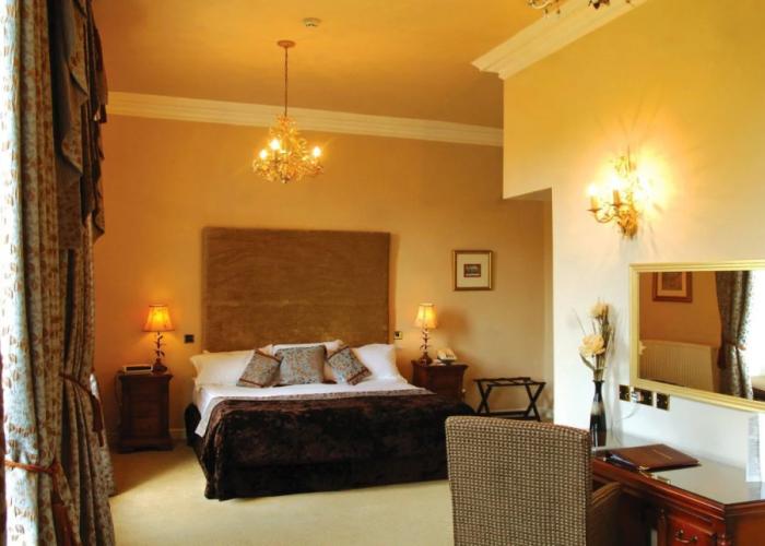 Waterton Park Hotel