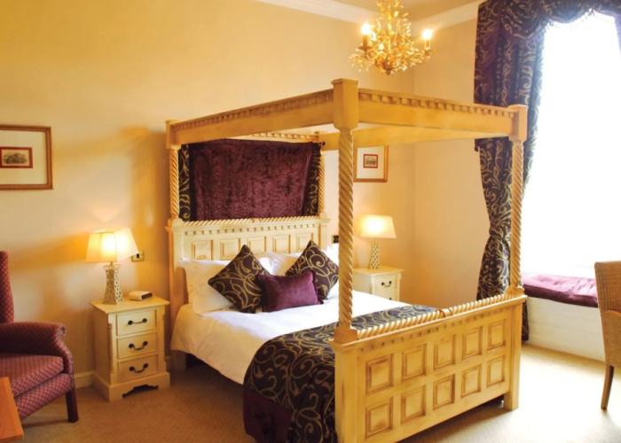 Waterton Park Hotel