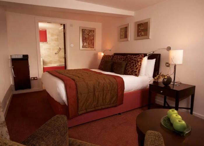 George Hotel