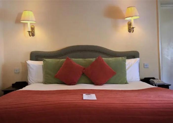 George Hotel
