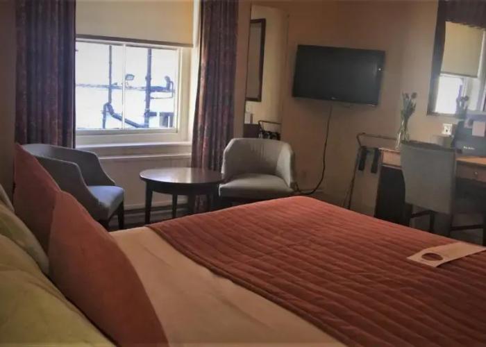 George Hotel