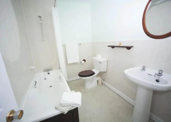 Shillingford Bridge Hotel