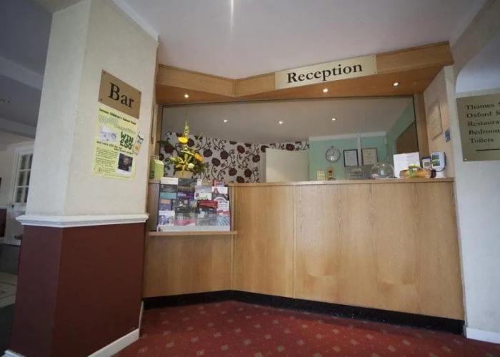 Shillingford Bridge Hotel