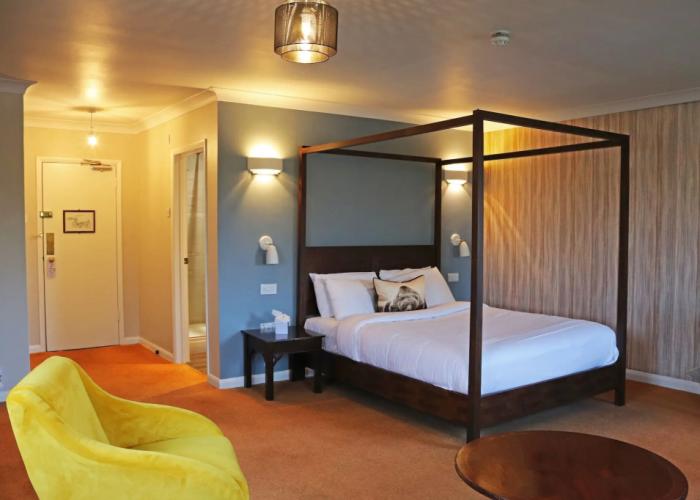 Shillingford Bridge Hotel