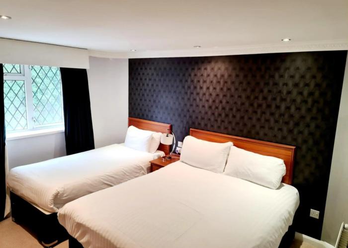 Barons Court Hotel