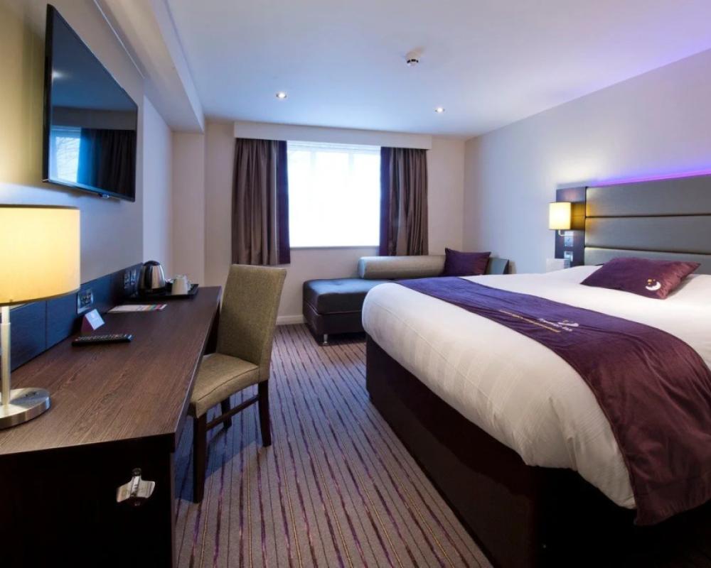фото Premier Inn Ware