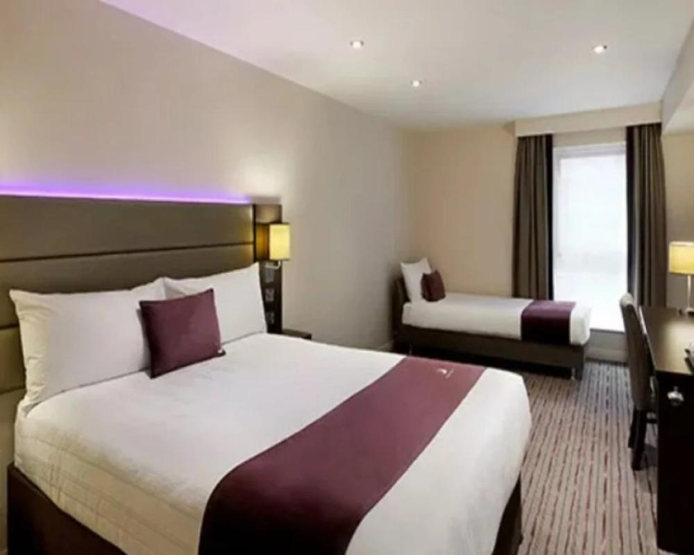 фото Premier Inn Ware