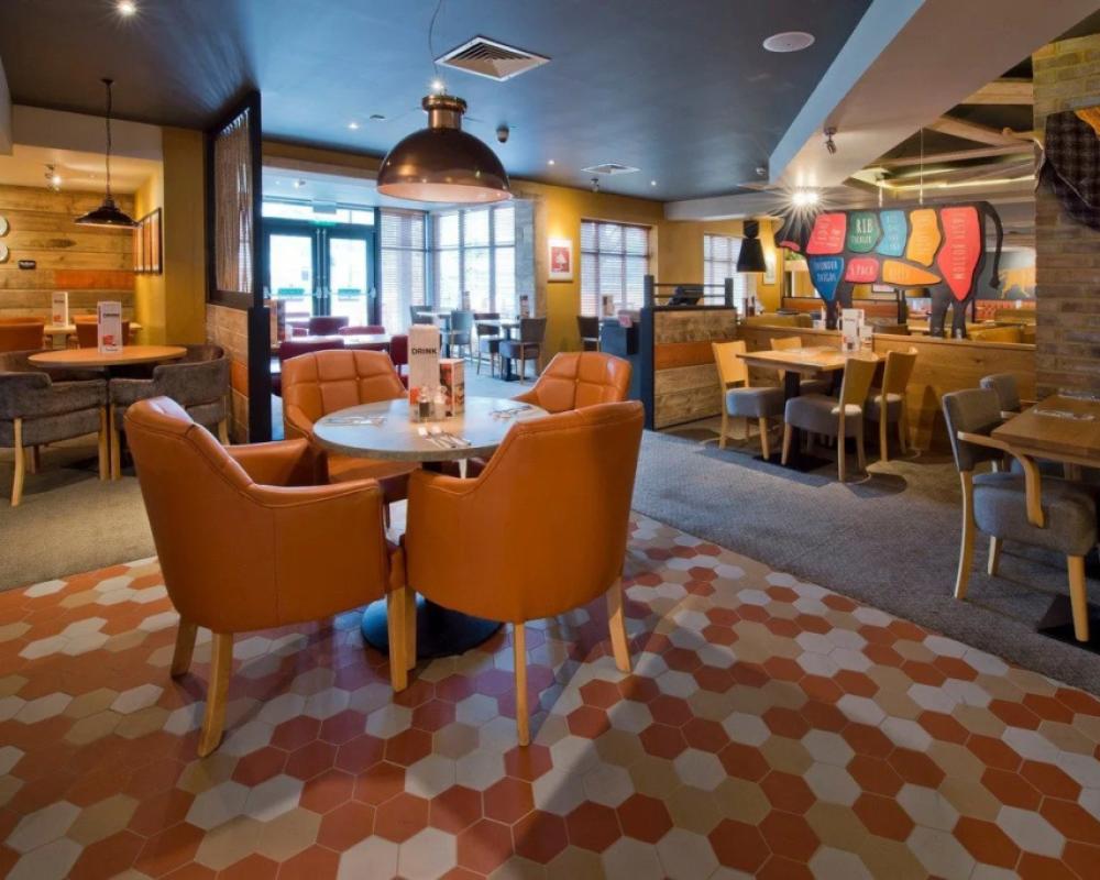 фото Premier Inn Ware