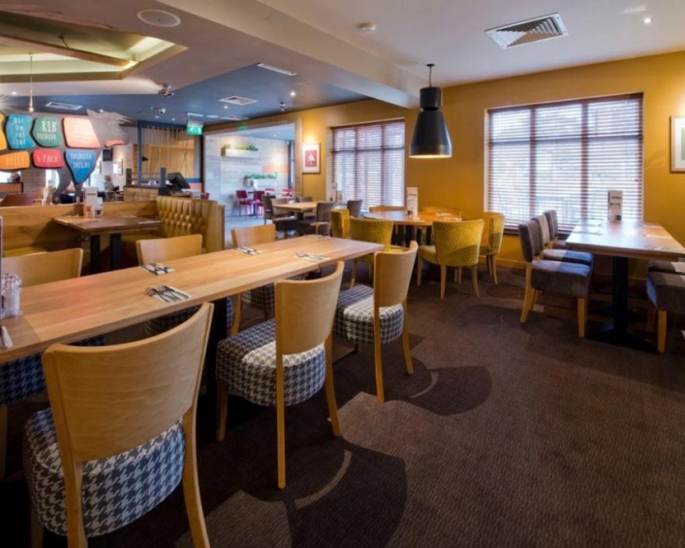 фото Premier Inn Ware
