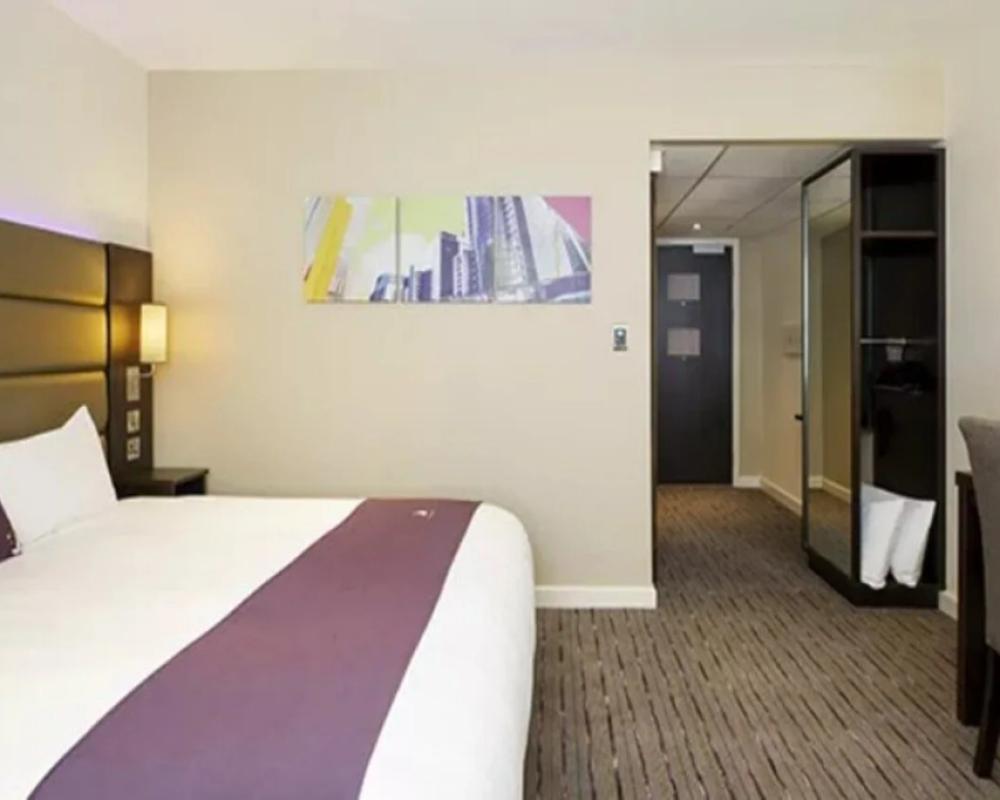 фото Premier Inn Ware