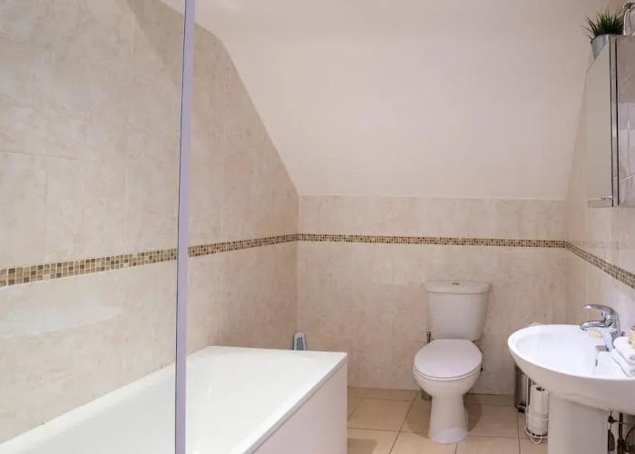 Velvet 2-bedroom Apartment Clock House - Hoddesdon