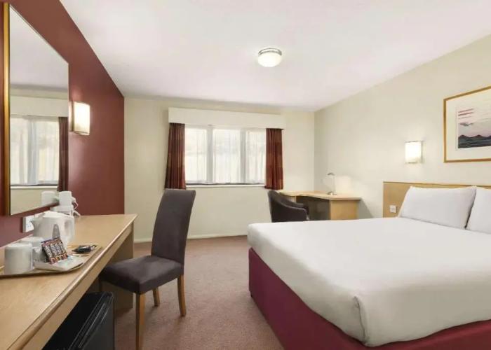 Days Inn By Wyndham Warwick South M40