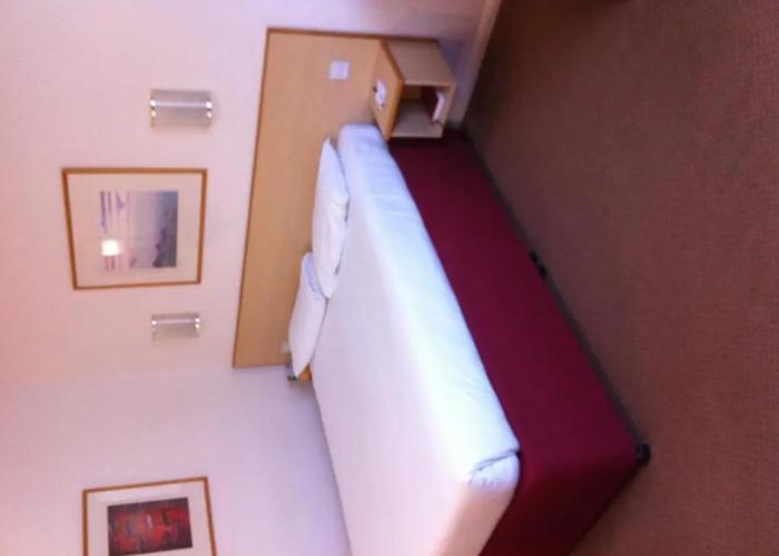 Days Inn By Wyndham Warwick South M40