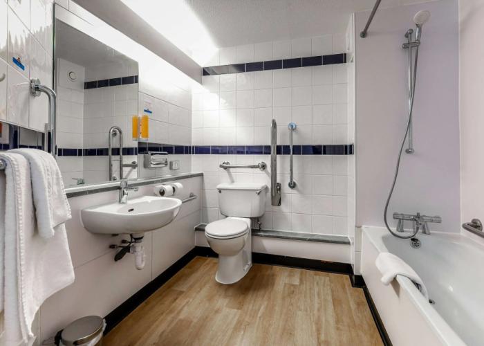 Days Inn by Wyndham Warwick North M40