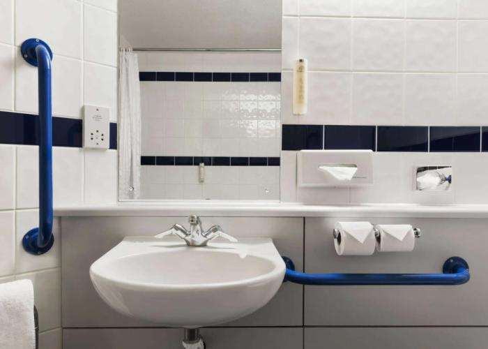 Days Inn by Wyndham Warwick North M40