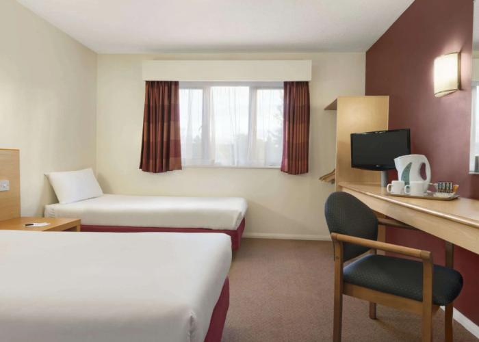Days Inn by Wyndham Warwick South M40
