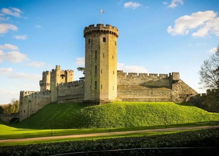 Warwick Castle Hotel and Knight's Village