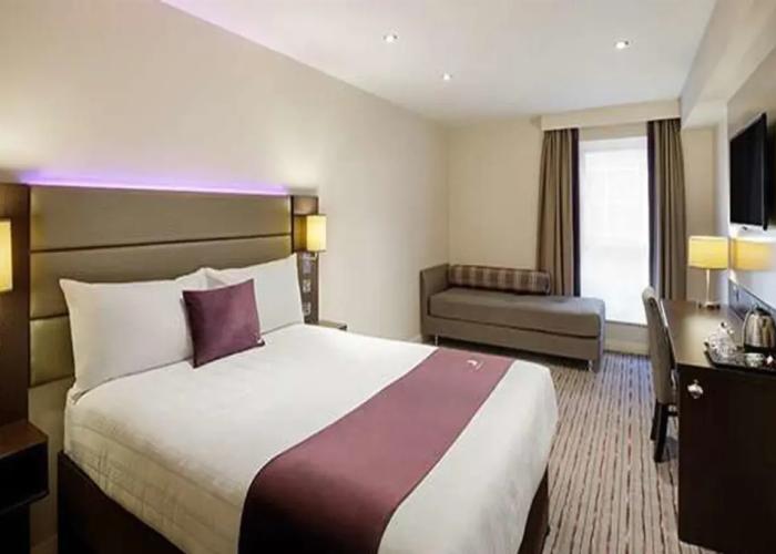 Premier Inn Watford Central