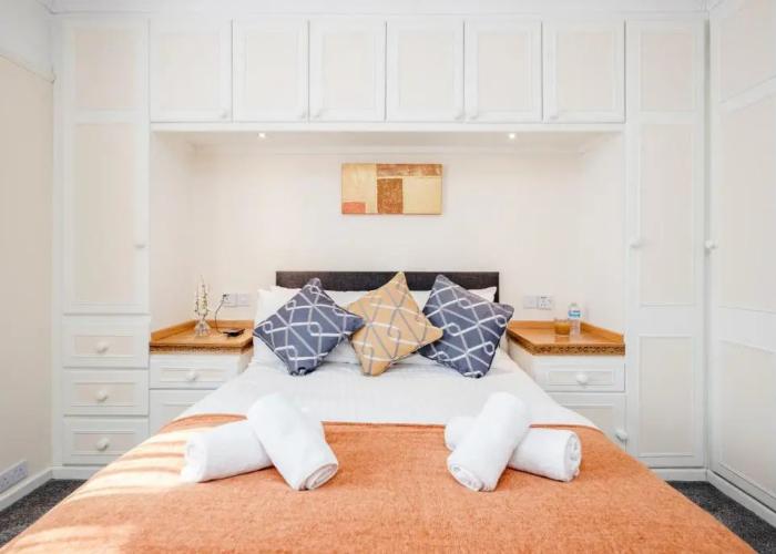 MPL Apartments - Woodside House by Harry Potter Studios