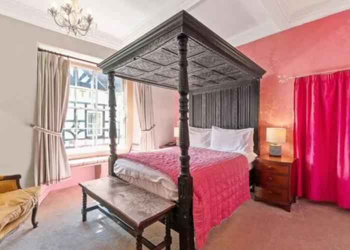 The Ancient Gatehouse Hotel