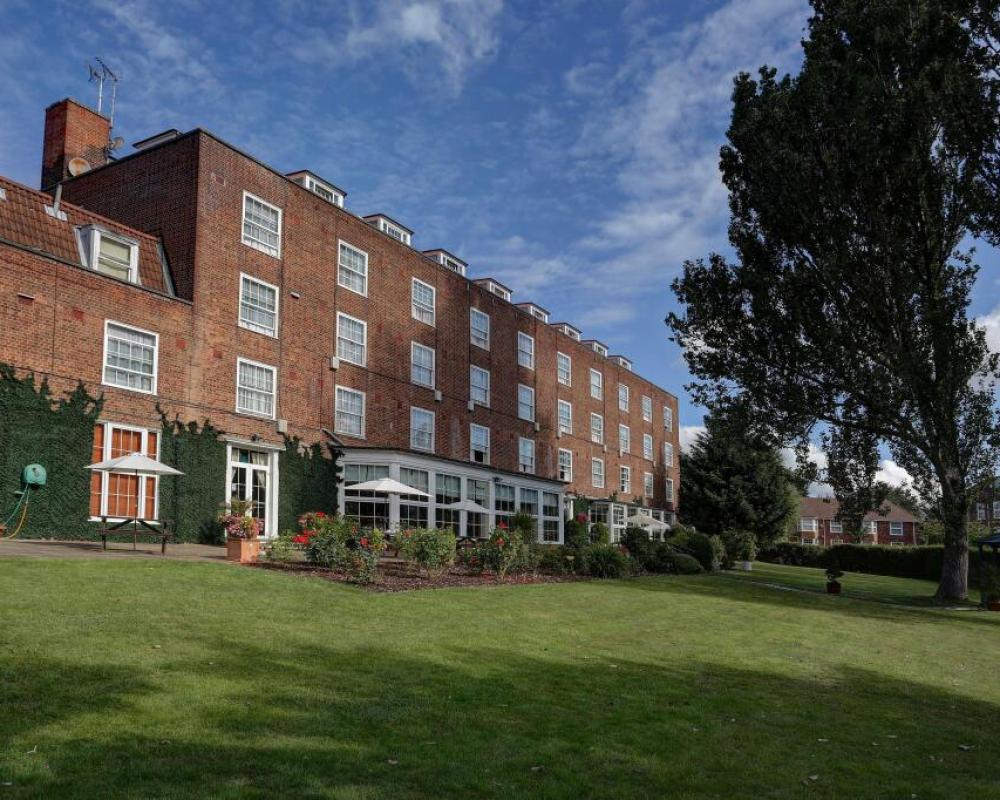 Best Western Welwyn Garden City Homestead Court Hotel