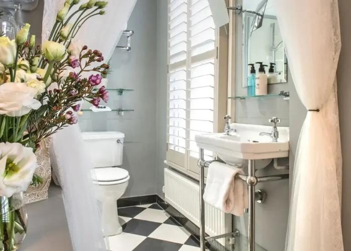 April House Weybridge - Boutique Guesthouse