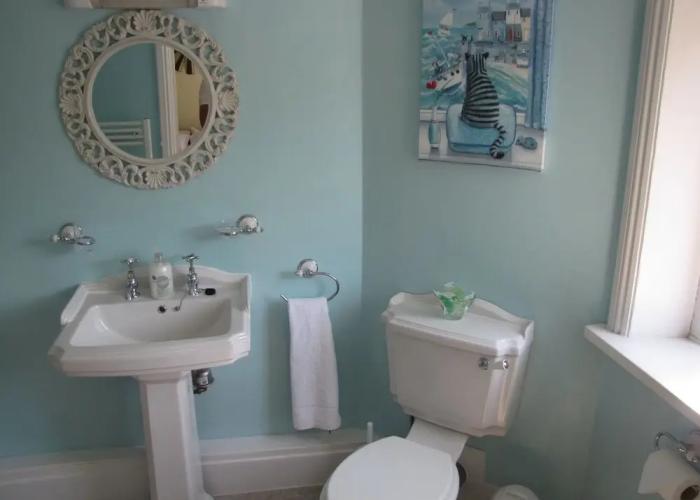 Ashmira Guest House