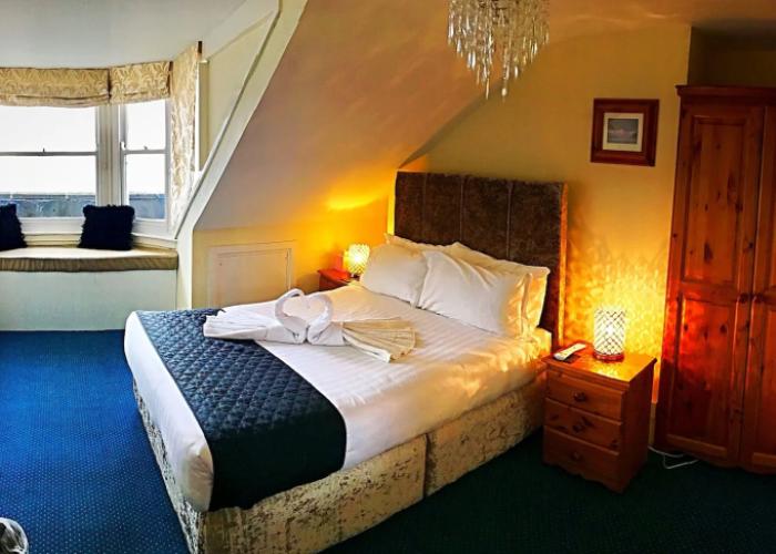 Marina Court Hotel