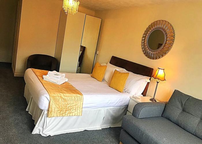 Marina Court Hotel