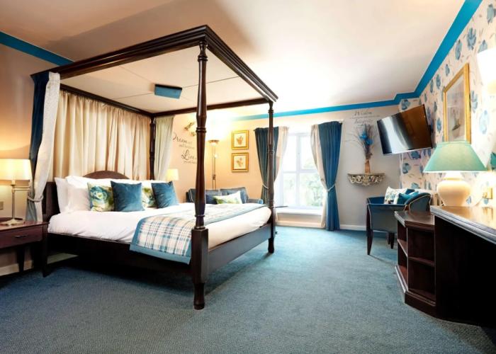 The Hillcrest Hotel