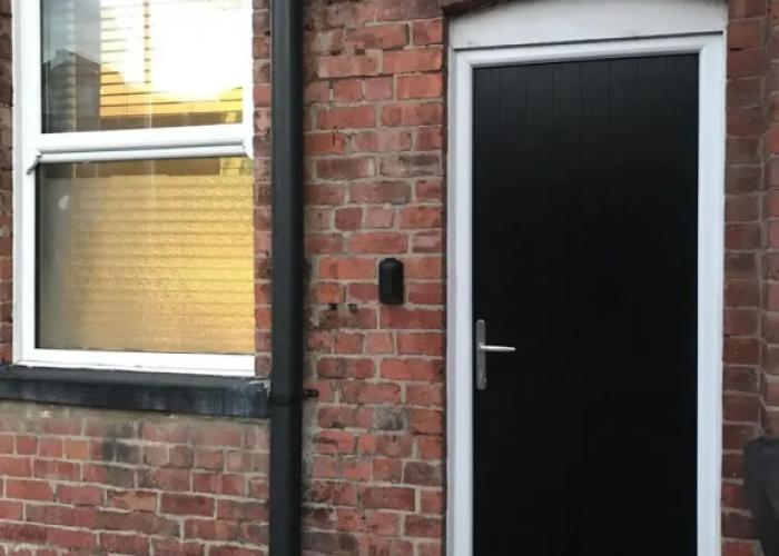 Contemporary 1 bed Studio for Comfy Stay in Wigan