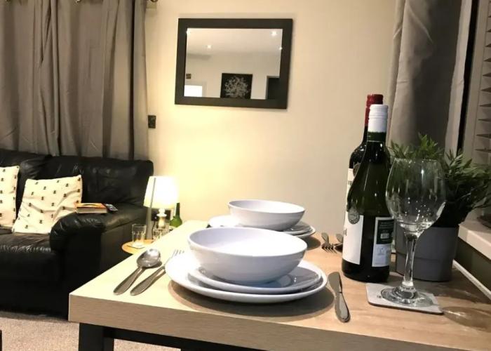 Contemporary 1 bed Studio for Comfy Stay in Wigan