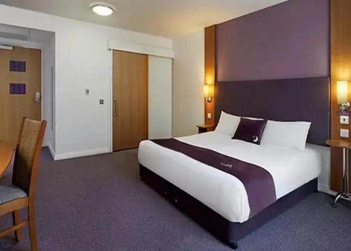 Premier Inn Manchester - Handforth