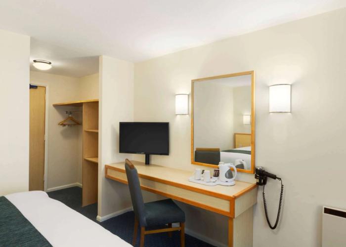 Days Inn by Wyndham Sutton Scotney South