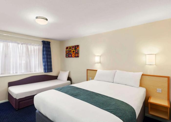 Days Inn by Wyndham Sutton Scotney South