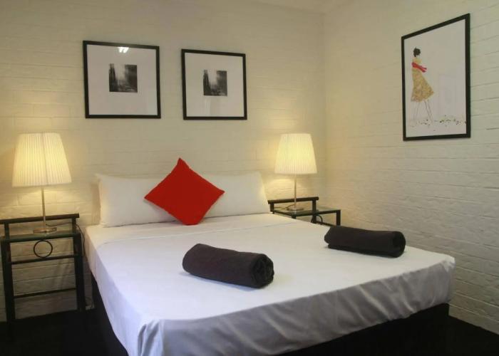 Ascot Budget Inn & Residences