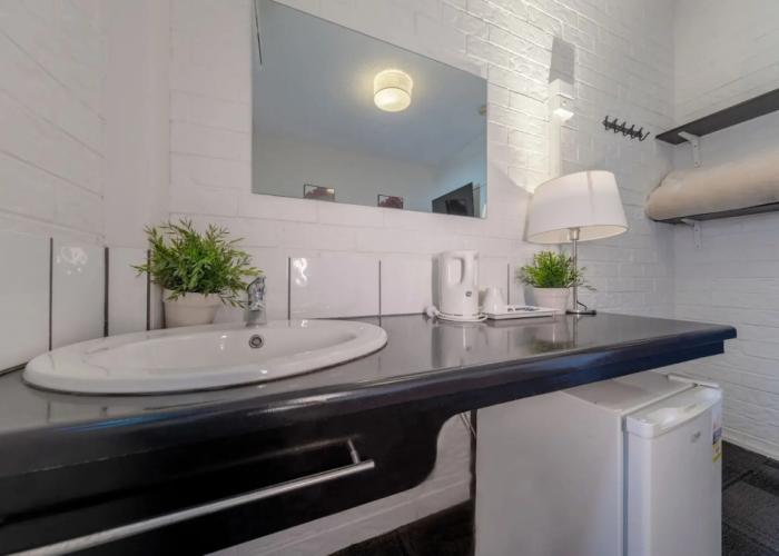 Ascot Budget Inn & Residences