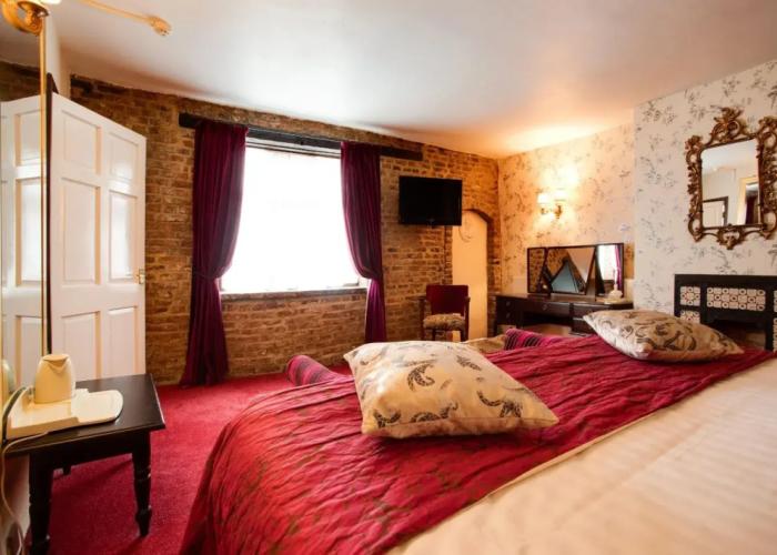 The Rose and Crown Hotel
