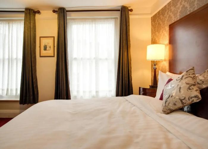 The Rose and Crown Hotel