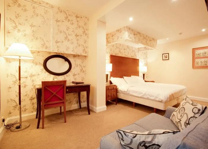 The Rose and Crown Hotel