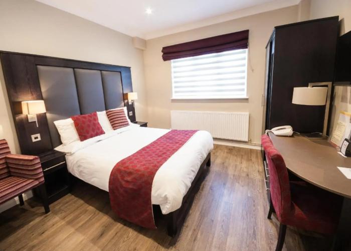 Crown Lodge Hotel