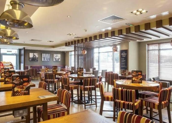 Premier Inn Witney