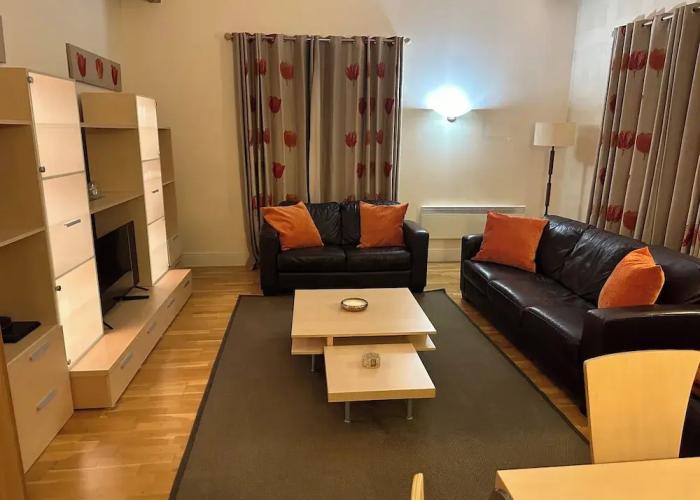 Executive Apartment, Woodford Mill, Witney