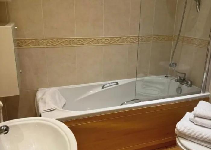 Executive Apartment, Woodford Mill, Witney