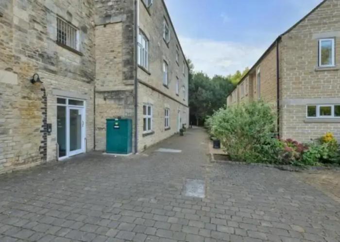 Executive Apartment, Woodford Mill, Witney
