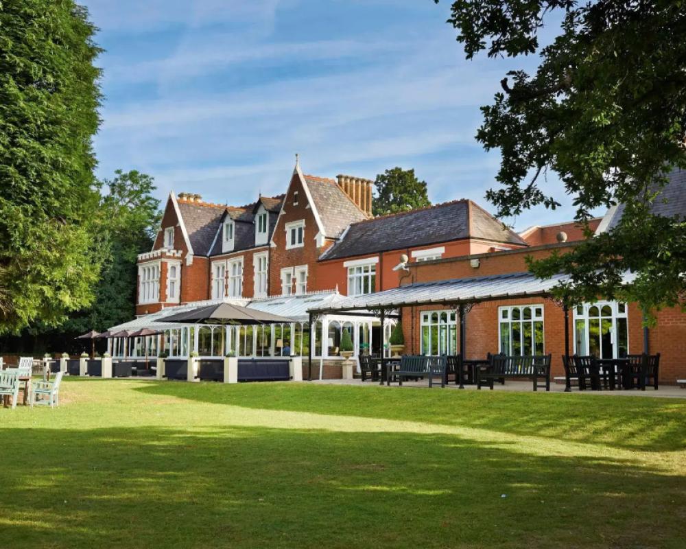 DoubleTree by Hilton St. Anne's Manor