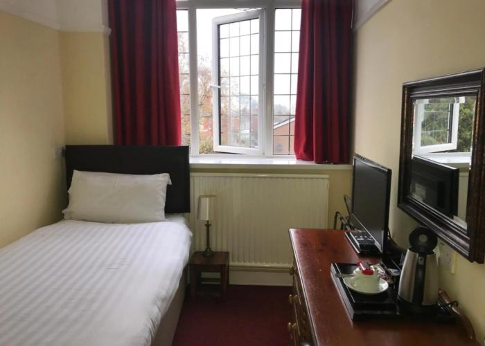 Barons Court Hotel