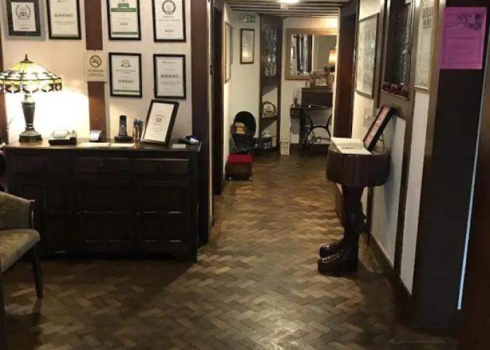 Barons Court Hotel