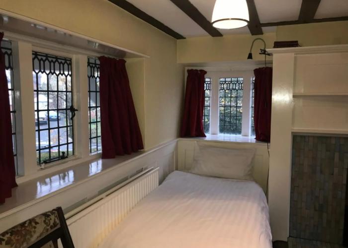 Barons Court Hotel