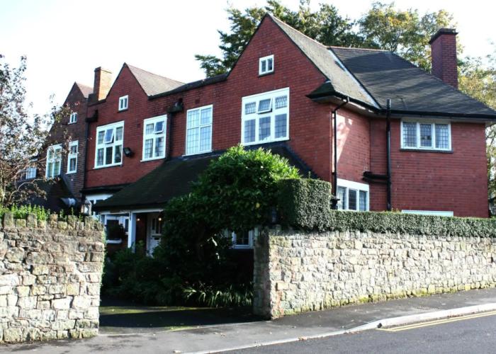 Barons Court Hotel